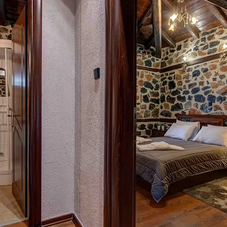 Xenonas Pantheon * 팔라이오스 아기오스 아타나시오스