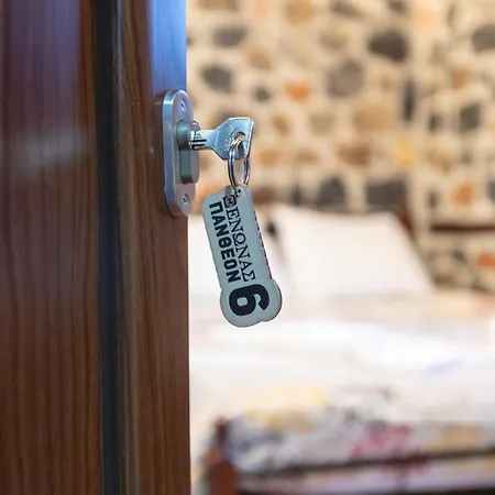 Xenonas Pantheon * 팔라이오스 아기오스 아타나시오스