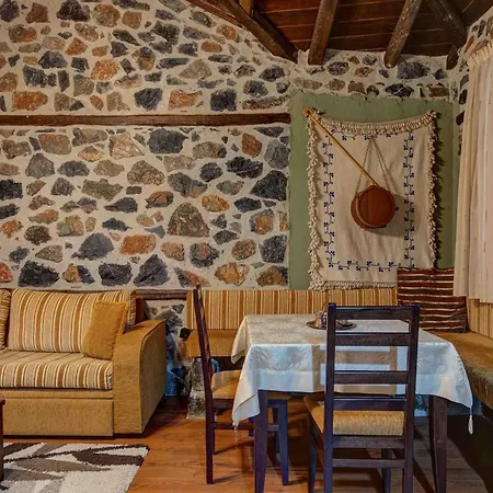 Xenonas Pantheon * Agios Athanasios (Pella)